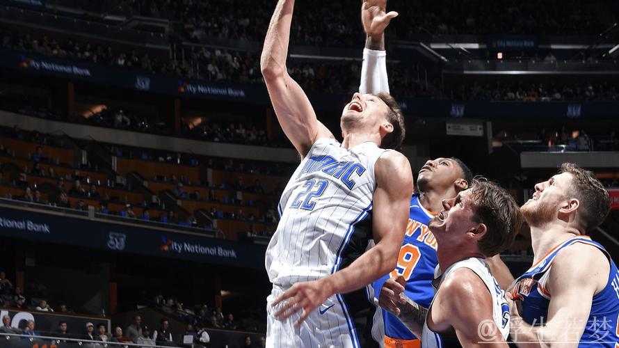 布伦森斩获30+9 小瓦格纳伤退尼克斯擒魔术迎三连胜 布伦森斩获30+9 小瓦格纳伤退尼克斯擒魔术迎三连胜